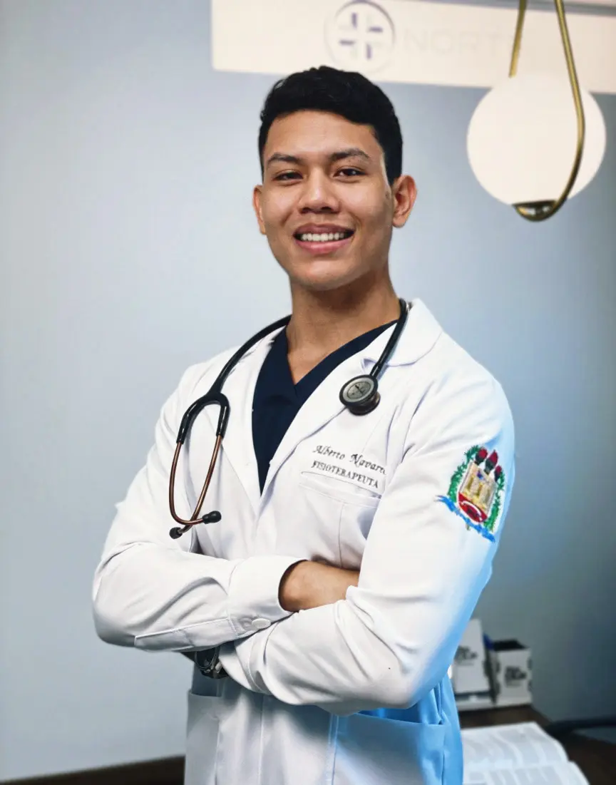 Dr. Alberto Navarro em atendimento